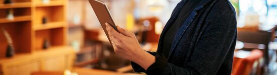 Use-Shops-to-help-increase-your-sales_Stocksy2353594